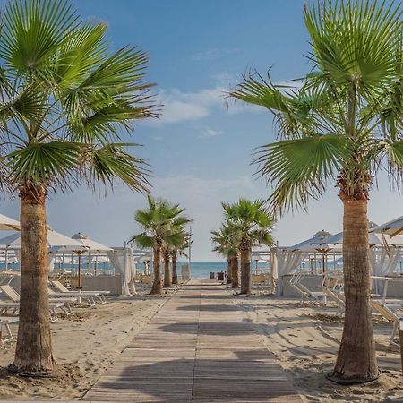Hotel Lungomare Riccione Kültér fotó