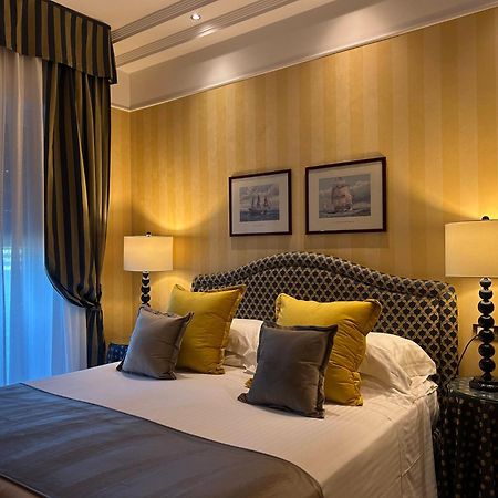 Hotel Lungomare Riccione Kültér fotó