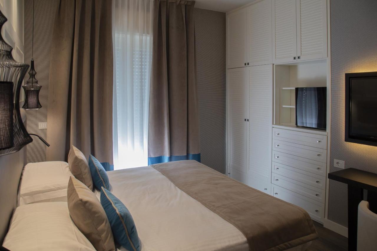 Hotel Lungomare Riccione Kültér fotó