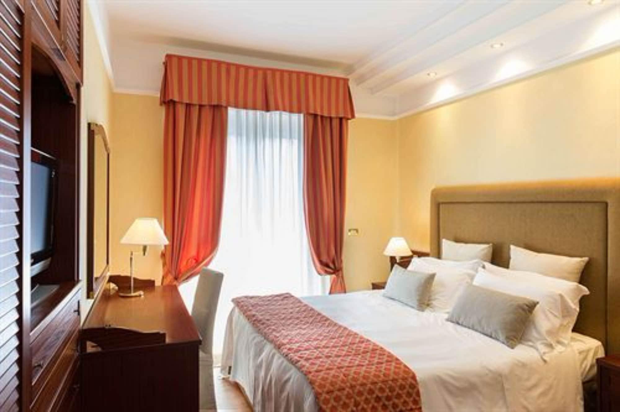 Hotel Lungomare Riccione Kültér fotó