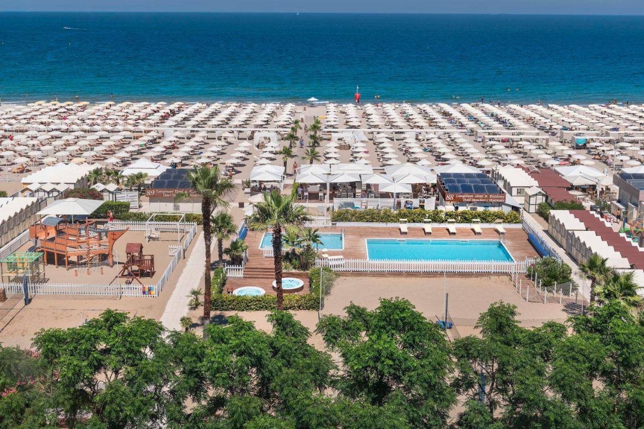 Hotel Lungomare Riccione Kültér fotó