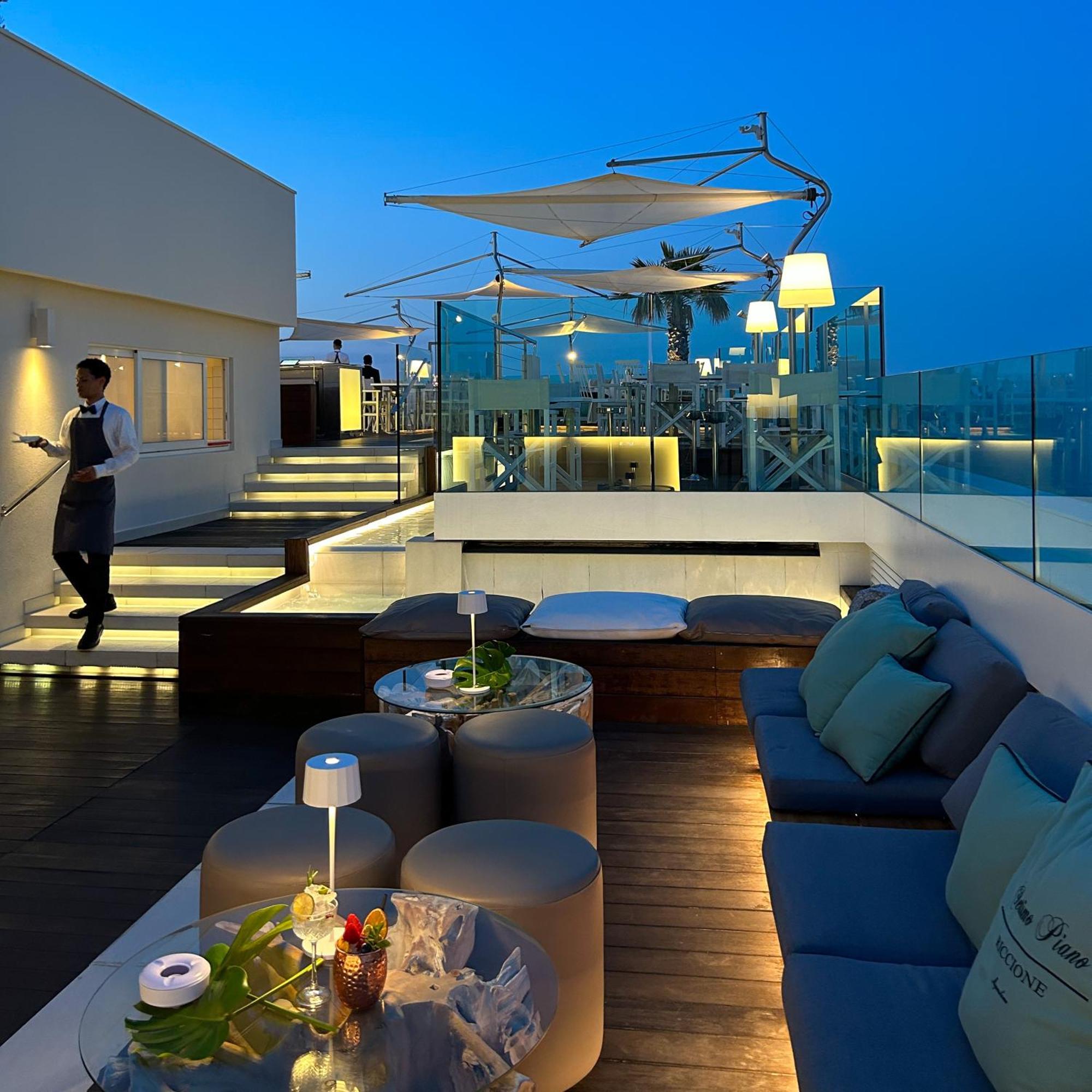 Hotel Lungomare Riccione Kültér fotó