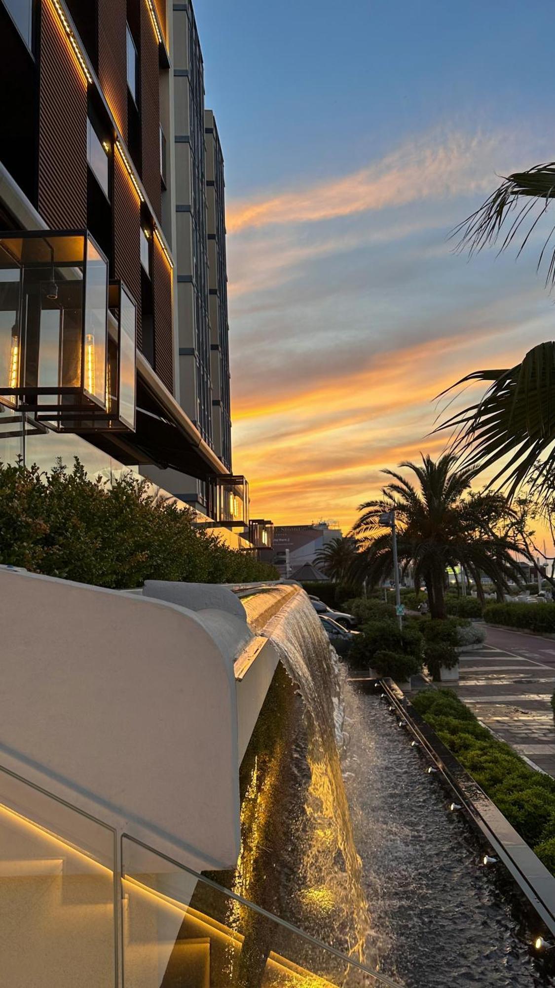 Hotel Lungomare Riccione Kültér fotó