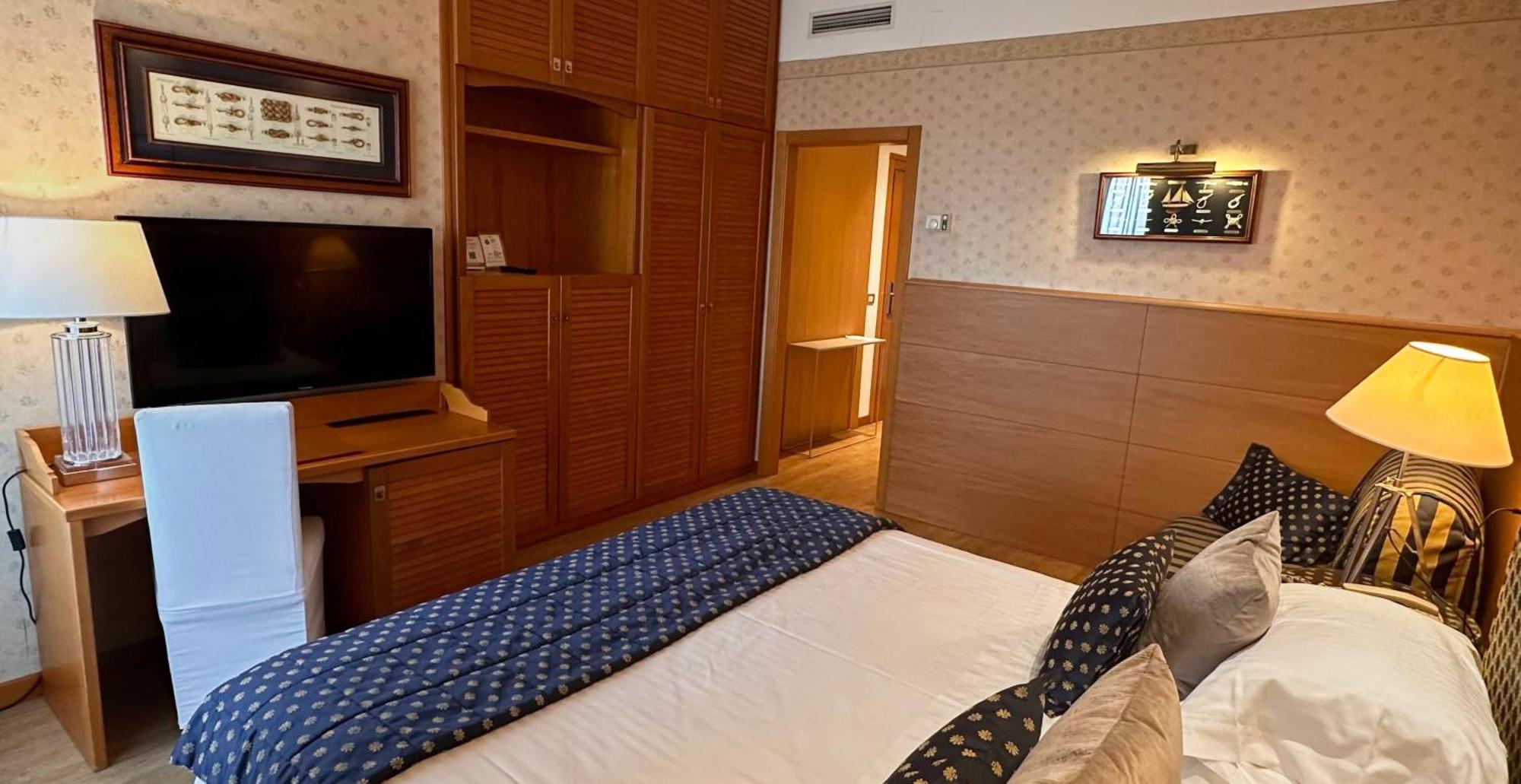 Hotel Lungomare Riccione Szoba fotó
