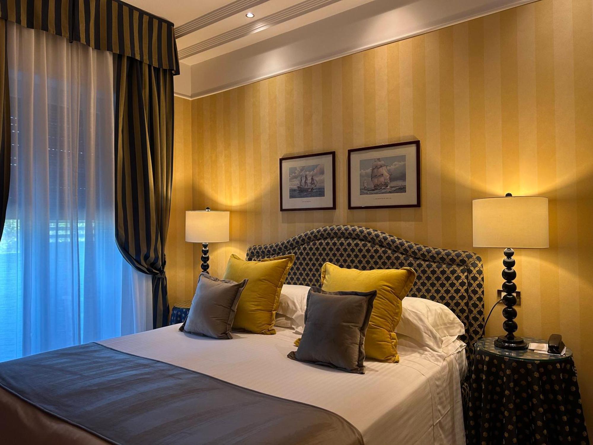 Hotel Lungomare Riccione Kültér fotó