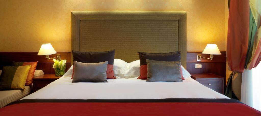 Hotel Lungomare Riccione Kültér fotó